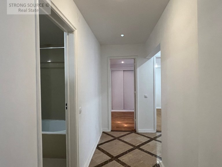 Apartment for Rent in Avenidas Novas, Lisbon 11