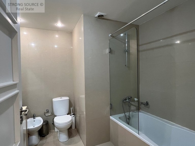Apartment for Rent in Avenidas Novas, Lisbon 12