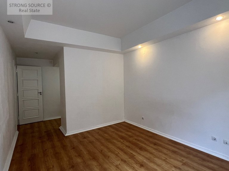 Apartment for Rent in Avenidas Novas, Lisbon 32