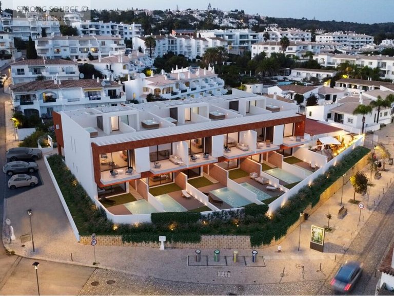 Villa for Sale in Luz, Lagos 16