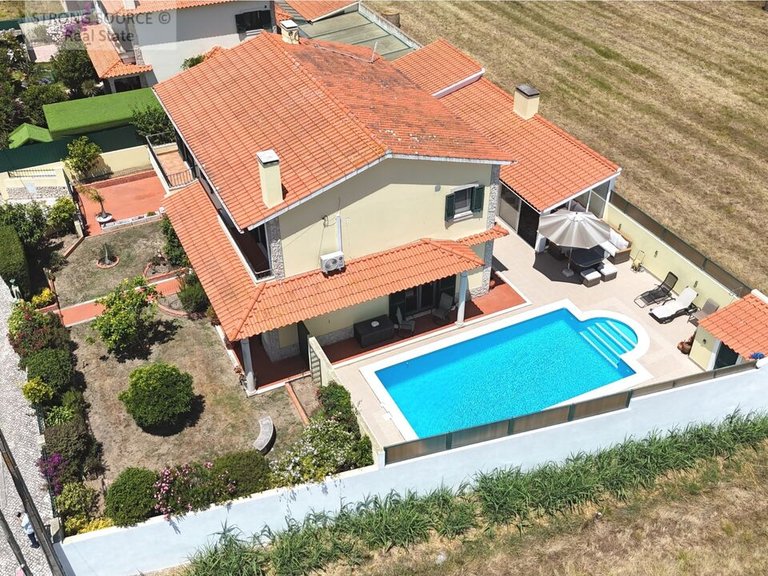 Villa for Sale in União Das Freguesias De Caldas Da Rainha - Santo Onofre E Serra Do Bouro, Caldas Da Rainha 7