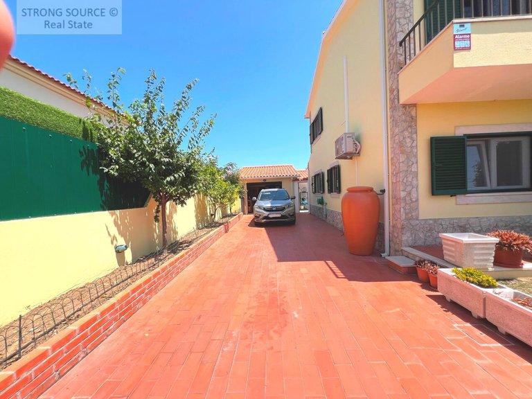 Villa for Sale in União Das Freguesias De Caldas Da Rainha - Santo Onofre E Serra Do Bouro, Caldas Da Rainha 25