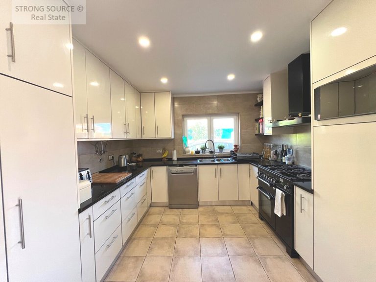 Villa for Sale in União Das Freguesias De Caldas Da Rainha - Santo Onofre E Serra Do Bouro, Caldas Da Rainha 44