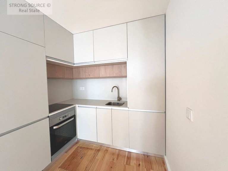 Apartment for Sale in São Vicente, Lisbon 5