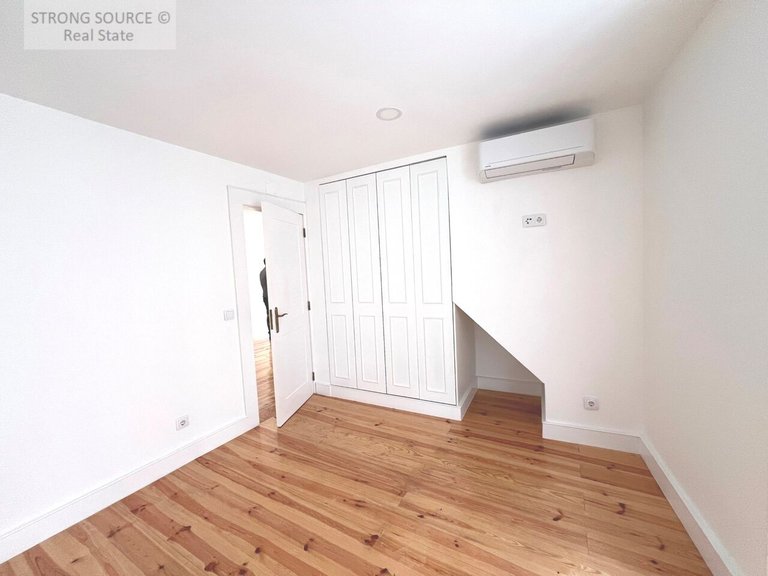 Apartment for Sale in São Vicente, Lisbon 8