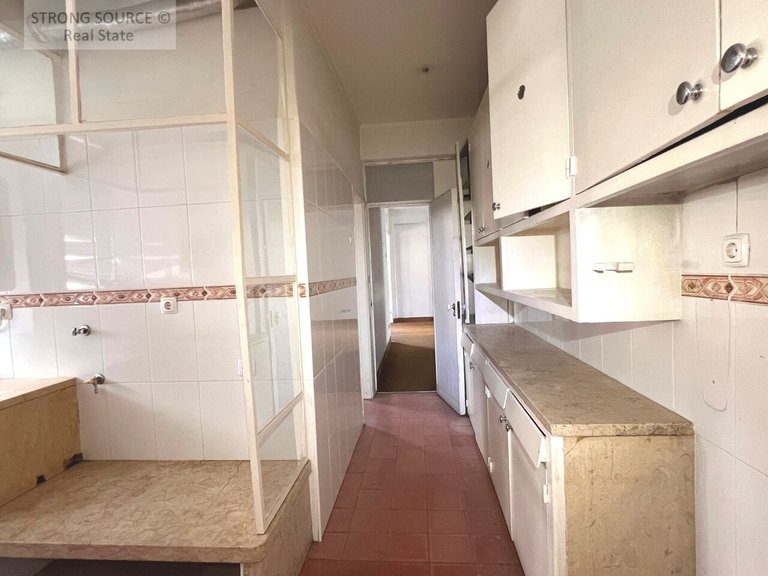 Apartment for Sale in Estrela, Lisbon 11