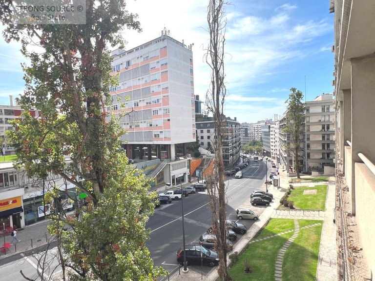 Apartment for Sale in Estrela, Lisbon 42