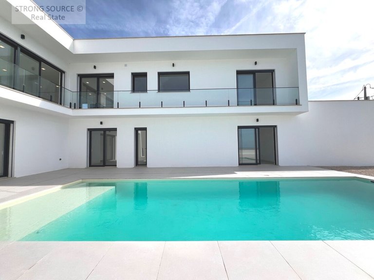 Villa for Sale in União Das Freguesias De Lourinhã E Atalaia, Lourinhã 4