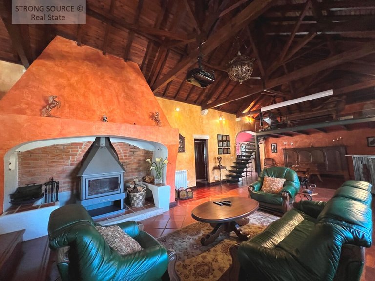 Country House for Sale in Carvalhal, Bombarral 33