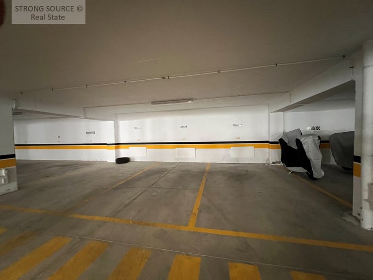 Garage for Sale in Santiago (sesimbra), Sesimbra 1