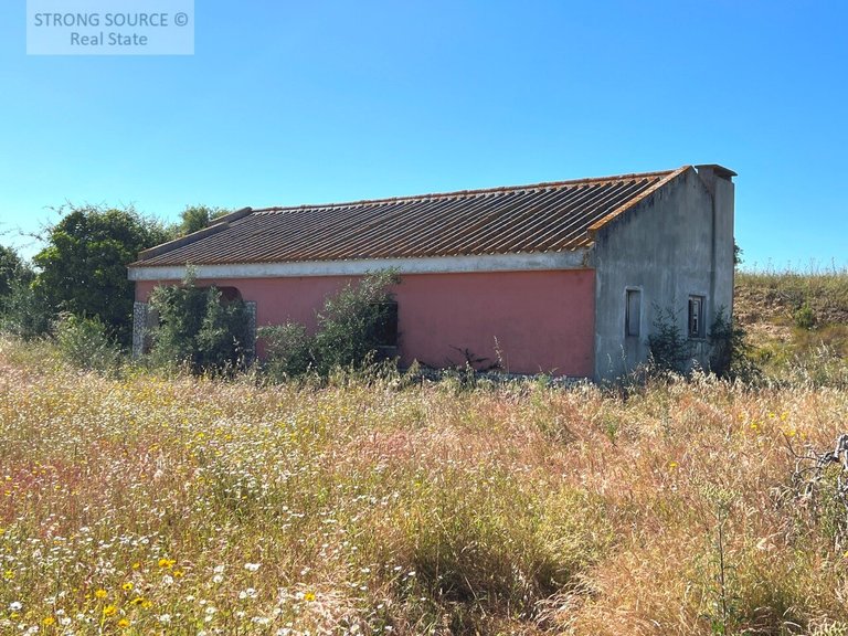 Villa for Sale in Padeiras, São Sebastião, Setúbal 1