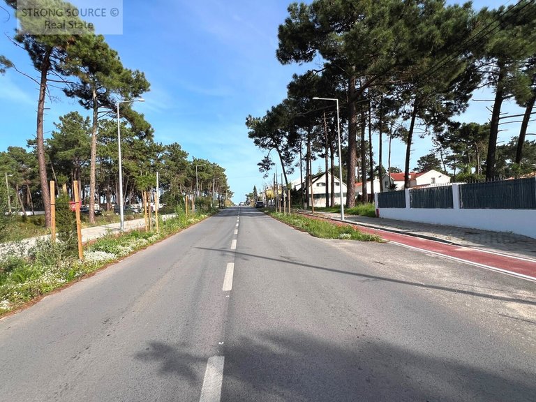 Plot for Sale in União Das Freguesias De Charneca De Caparica E Sobreda, Almada 13