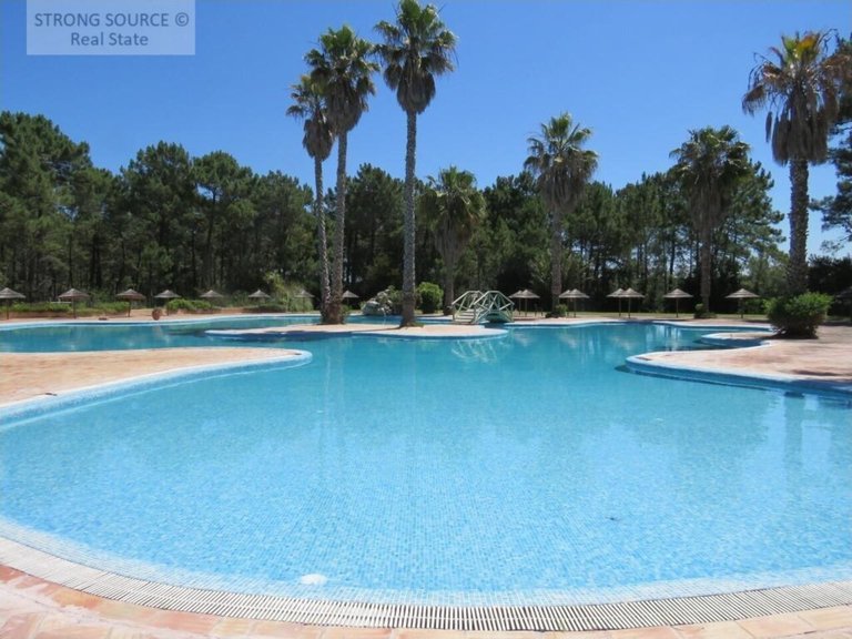 Plot for Sale in União Das Freguesias De Charneca De Caparica E Sobreda, Almada 48