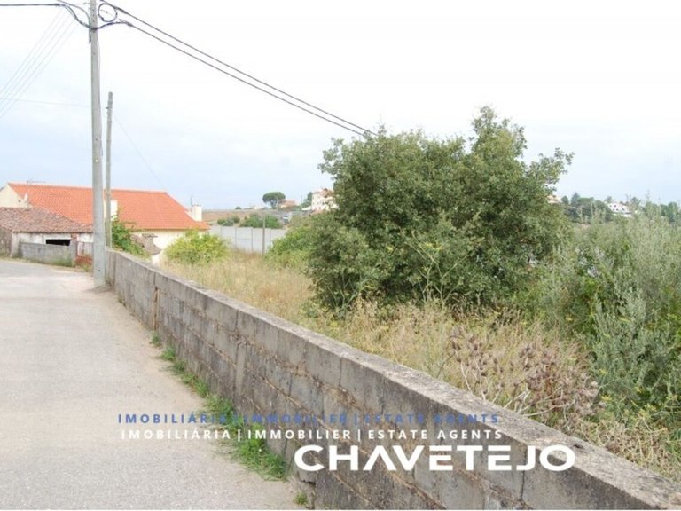 Plot for Sale in União Das Freguesias De Tomar (são João Batista) E Santa Maria Dos Olivais, Tomar 1