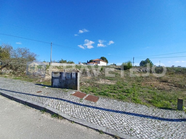 Plot for Sale in União Das Freguesias De Tomar (são João Batista) E Santa Maria Dos Olivais, Tomar 2