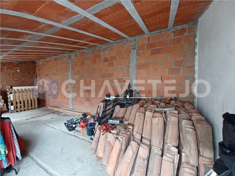 Commercial for Sale in União Das Freguesias De Madalena E Beselga, Tomar 11