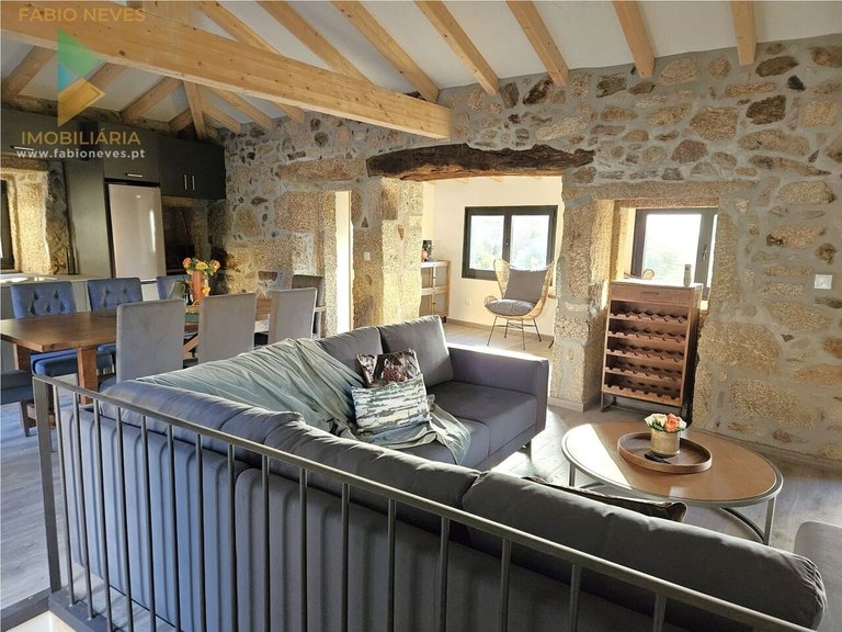 Villa for Sale in Ázere, Arcos De Valdevez, Portugal 14