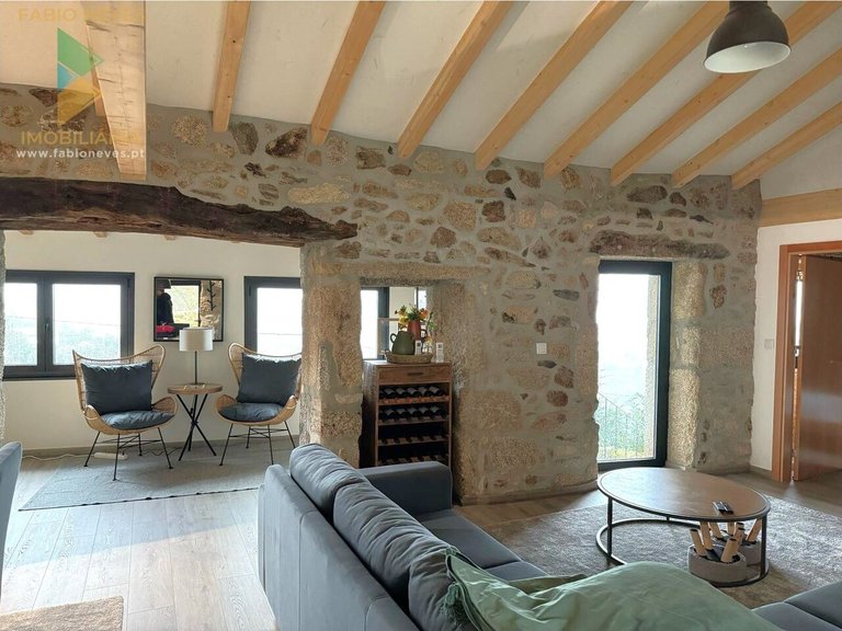 Villa for Sale in Ázere, Arcos De Valdevez, Portugal 11