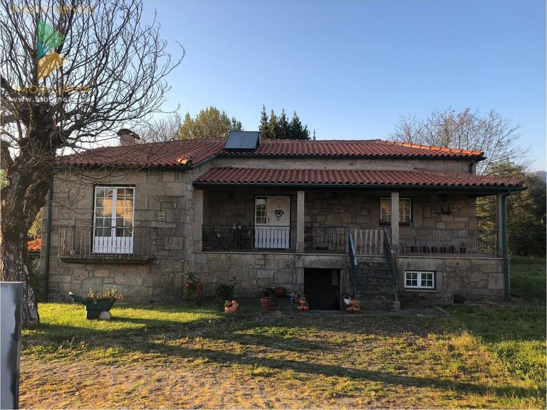 Villa for Sale in Couto, Arcos De Valdevez, Portugal 1