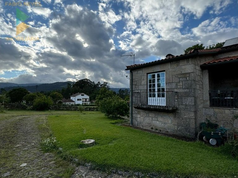 Villa for Sale in Couto, Arcos De Valdevez, Portugal 5