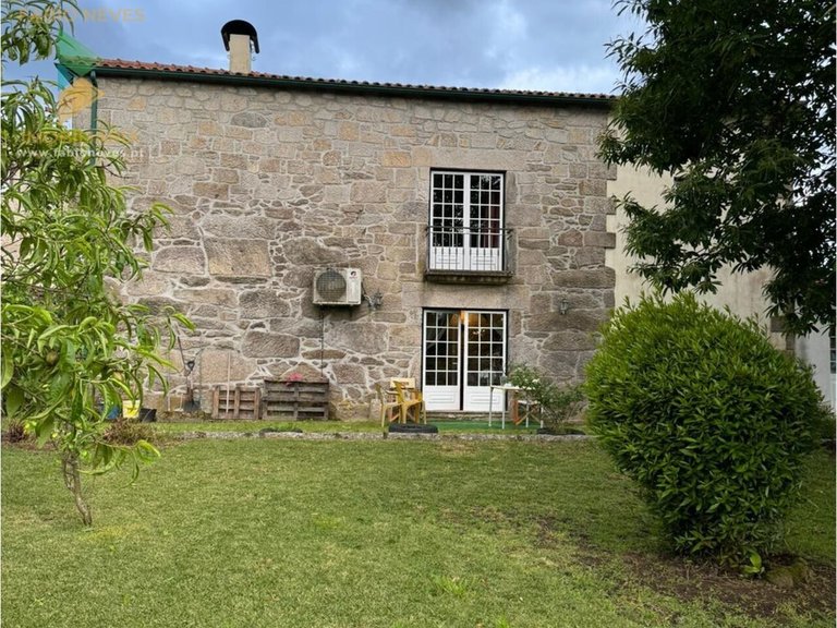 Villa for Sale in Couto, Arcos De Valdevez, Portugal 6