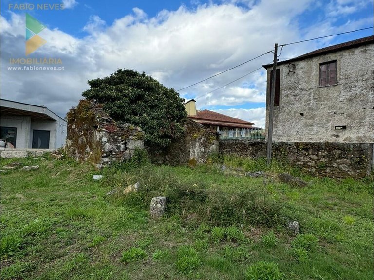 Villa for Sale in Couto, Arcos De Valdevez, Portugal 9