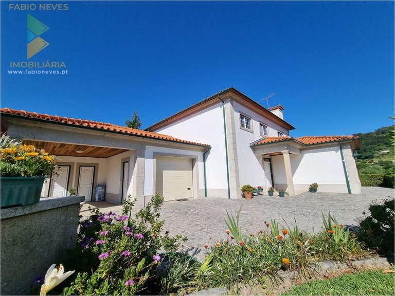 Villa for Sale in Gondufe, Ponte De Lima, Portugal 1