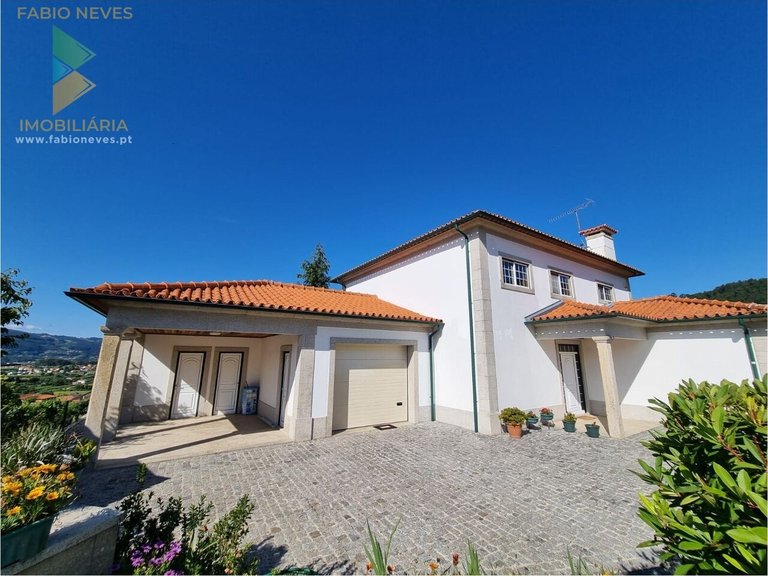 Villa for Sale in Gondufe, Ponte De Lima, Portugal 6