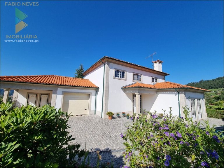 Villa for Sale in Gondufe, Ponte De Lima, Portugal 4