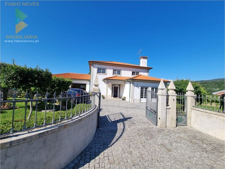 Villa for Sale in Gondufe, Ponte De Lima, Portugal 5