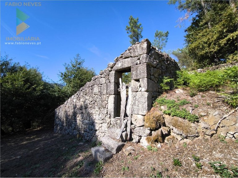 Villa for Sale in Ruivos, Ponte Da Barca, Portugal 8