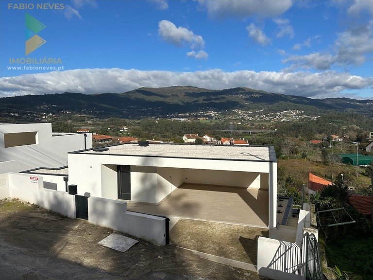 Villa for Sale in Ribeira, Ponte De Lima, Portugal 1