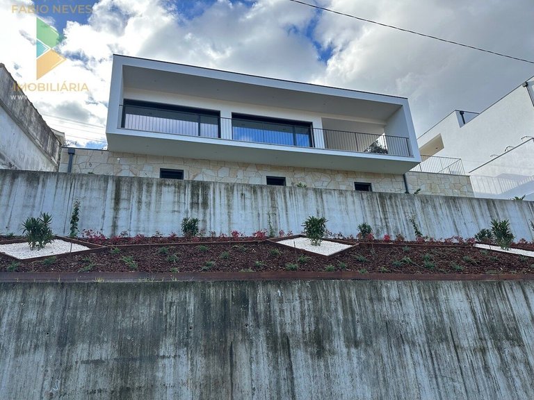 Villa for Sale in Ribeira, Ponte De Lima, Portugal 4