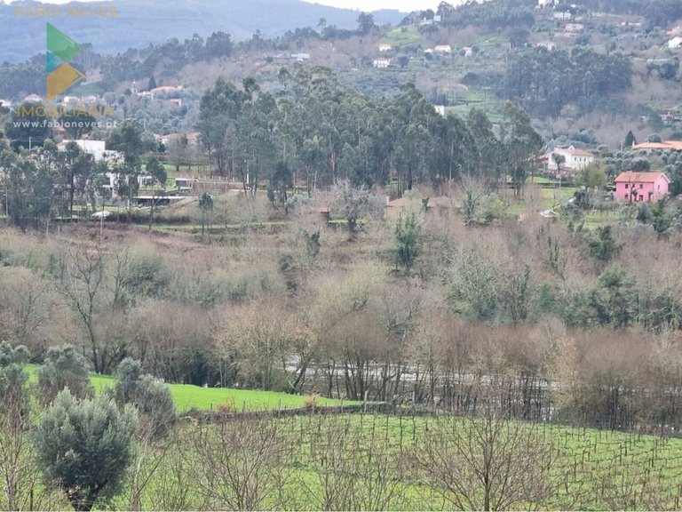 Plot for Sale in Refóios Do Lima, Ponte De Lima, Portugal 1