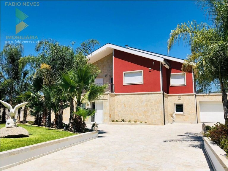 Villa for Sale in Gandra, Ponte De Lima, Portugal 3