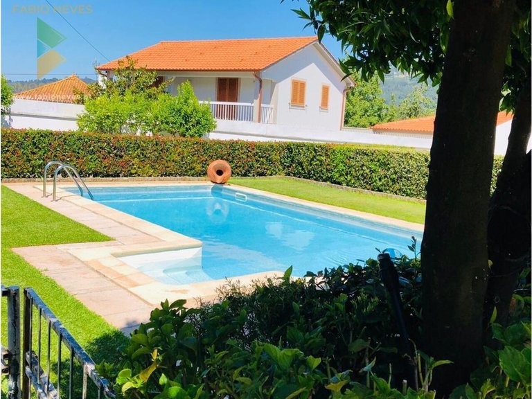 Villa for Sale in Gandra, Ponte De Lima, Portugal 9