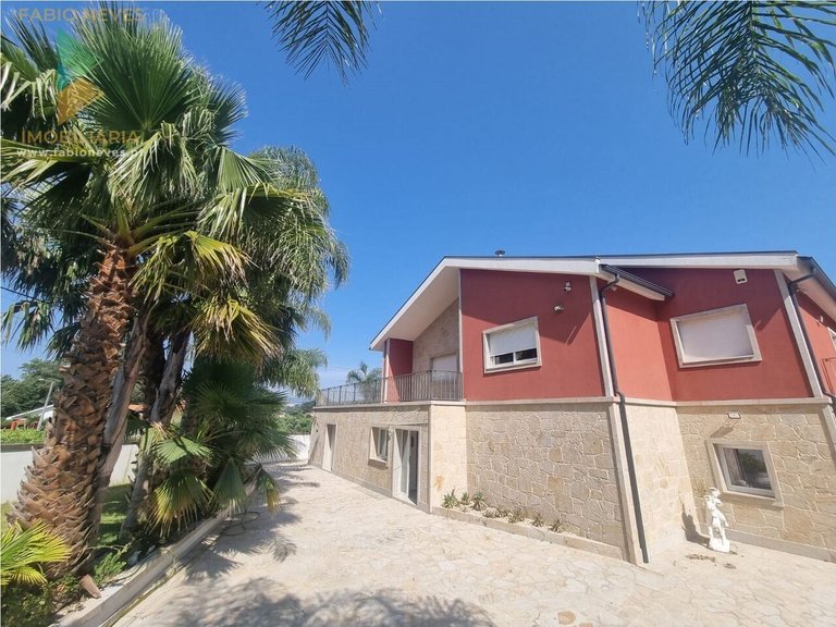 Villa for Sale in Gandra, Ponte De Lima, Portugal 2