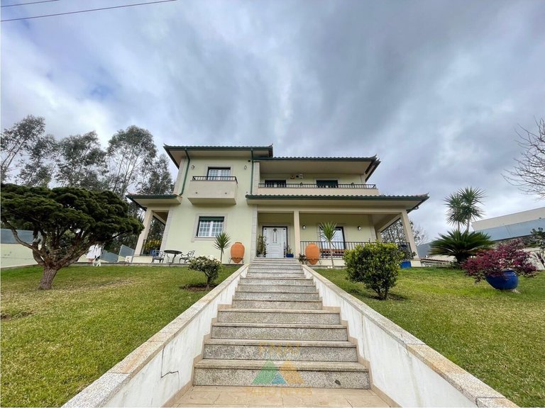 Villa for Sale in Rebordões (santa Maria), Ponte De Lima, Portugal 2