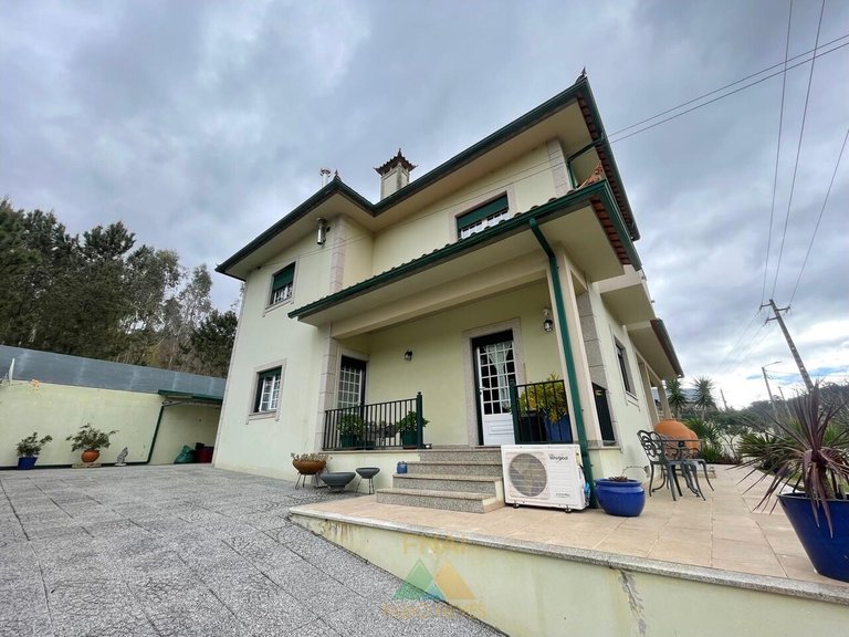 Villa for Sale in Rebordões (santa Maria), Ponte De Lima, Portugal 7