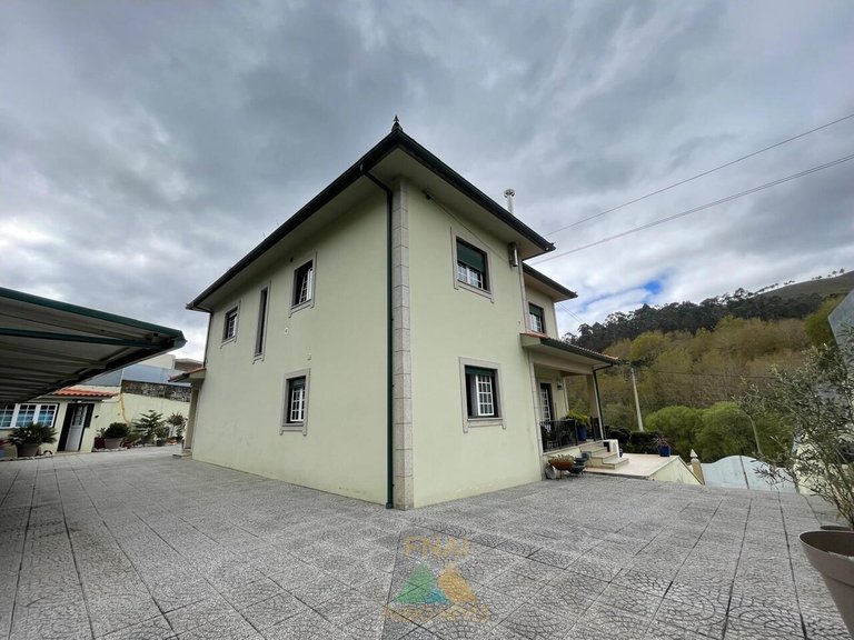 Villa for Sale in Rebordões (santa Maria), Ponte De Lima, Portugal 9