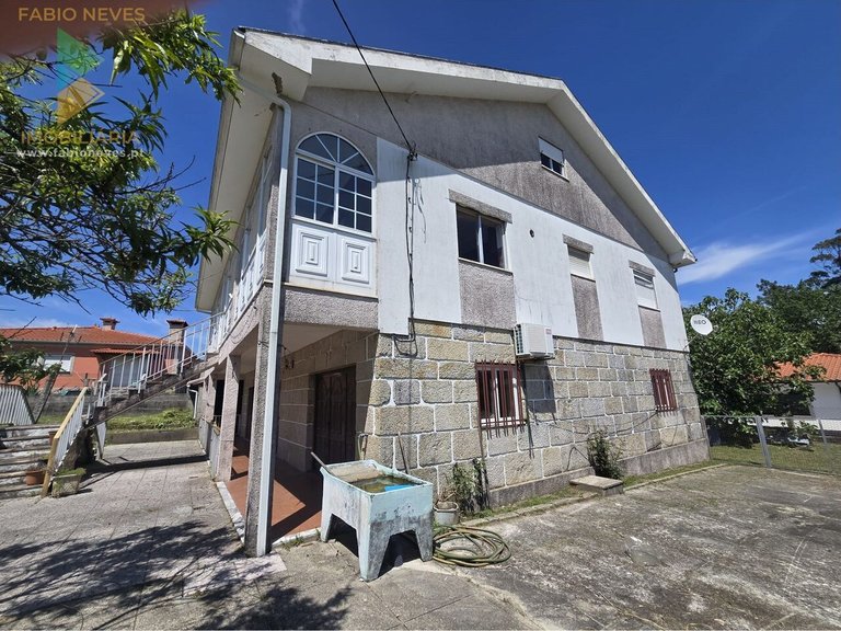 Villa for Sale in Santar, Arcos De Valdevez, Portugal 3