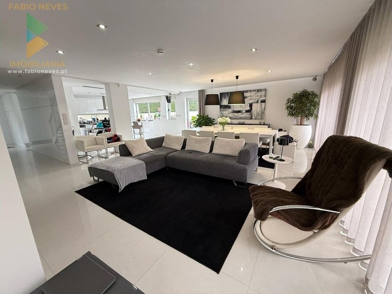 Villa for Sale in Guilhadeses, Arcos De Valdevez, Portugal 5