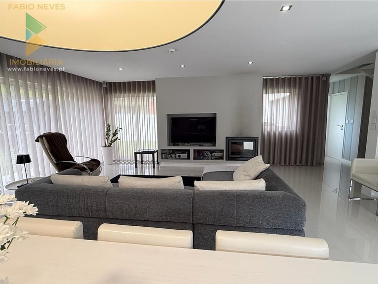 Villa for Sale in Guilhadeses, Arcos De Valdevez, Portugal 6