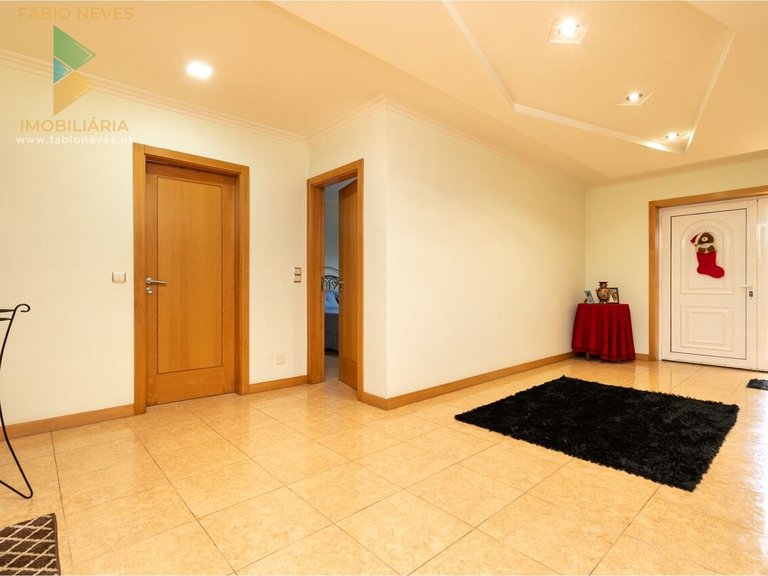 Villa for Sale in Fornelos E Queijada, Ponte De Lima, Portugal 8