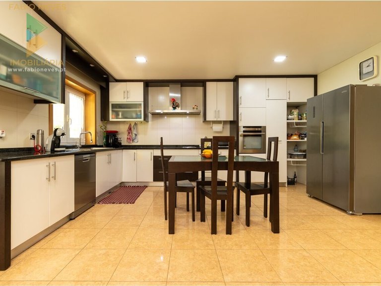 Villa for Sale in Fornelos E Queijada, Ponte De Lima, Portugal 15