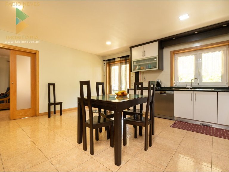 Villa for Sale in Fornelos E Queijada, Ponte De Lima, Portugal 18