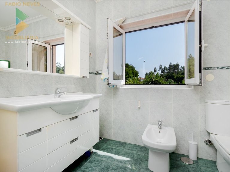 Villa for Sale in Fornelos E Queijada, Ponte De Lima, Portugal 37