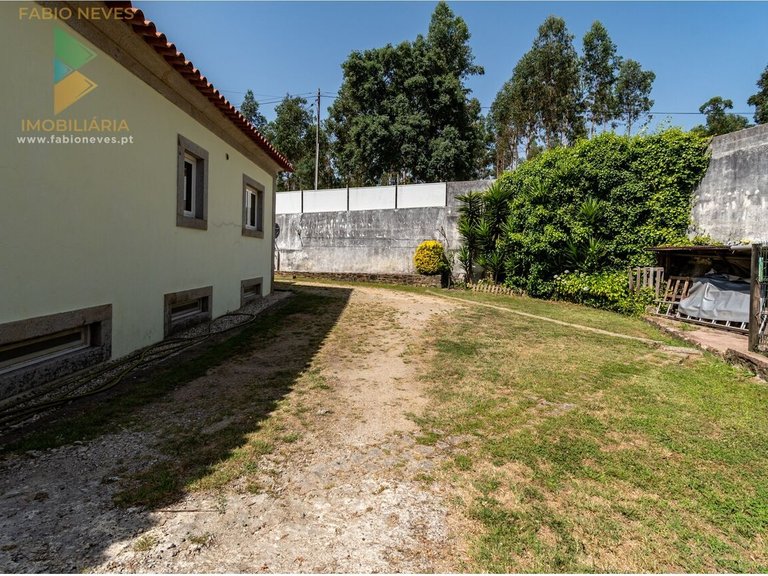 Villa for Sale in Fornelos E Queijada, Ponte De Lima, Portugal 44