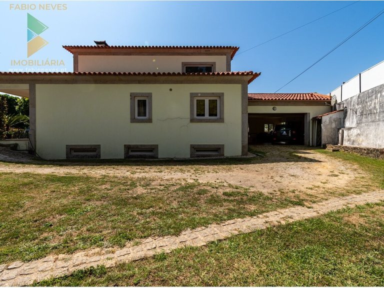 Villa for Sale in Fornelos E Queijada, Ponte De Lima, Portugal 45