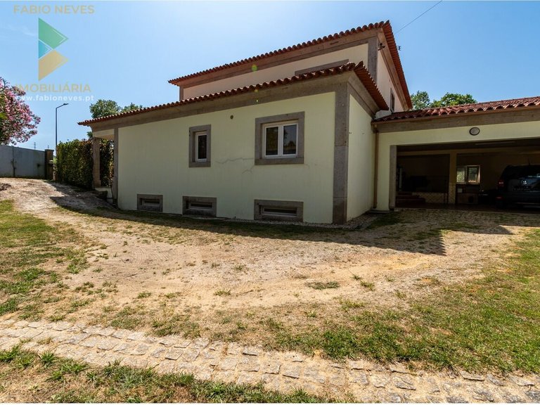 Villa for Sale in Fornelos E Queijada, Ponte De Lima, Portugal 46